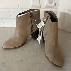 Old Navy Suede Booties Size 11 - Beige new with tags